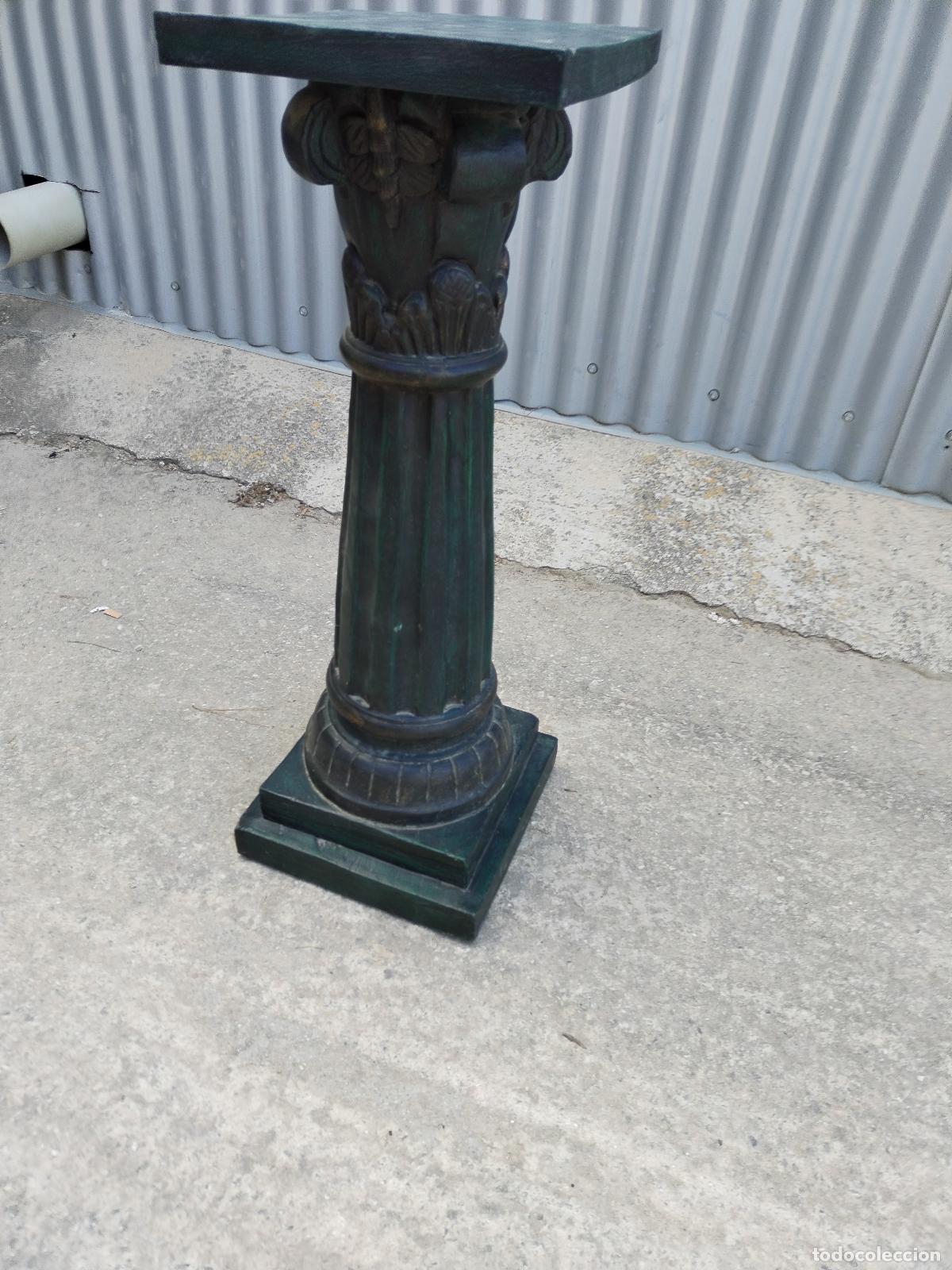 Antig&uuml;edades: columna peana mesita de madera - Foto 2