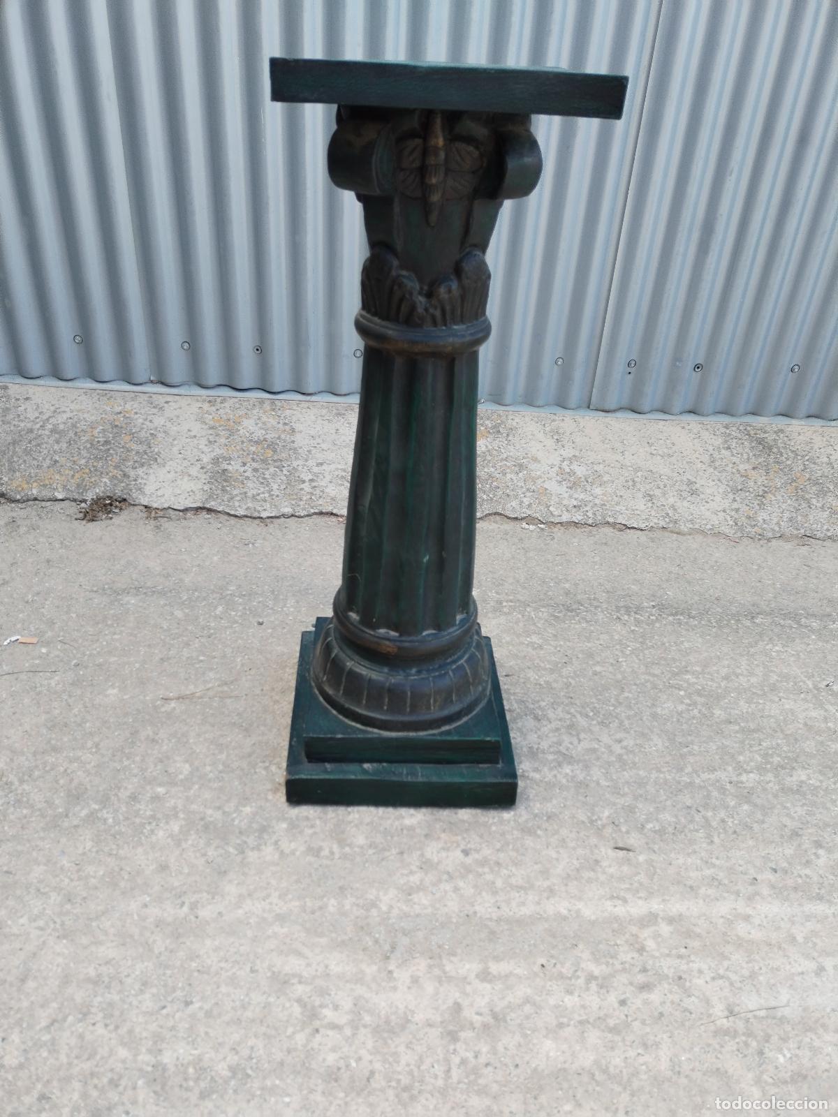 Antig&uuml;edades: columna peana mesita de madera - Foto 4