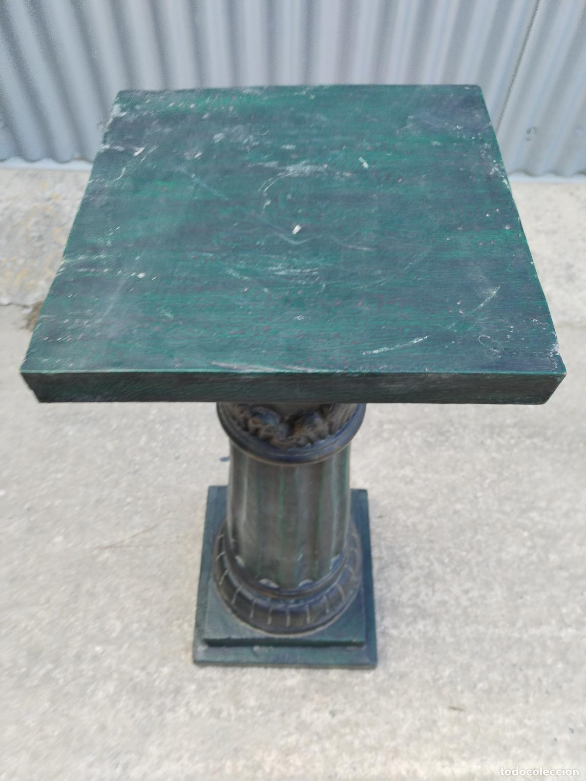 Antig&uuml;edades: columna peana mesita de madera - Foto 9