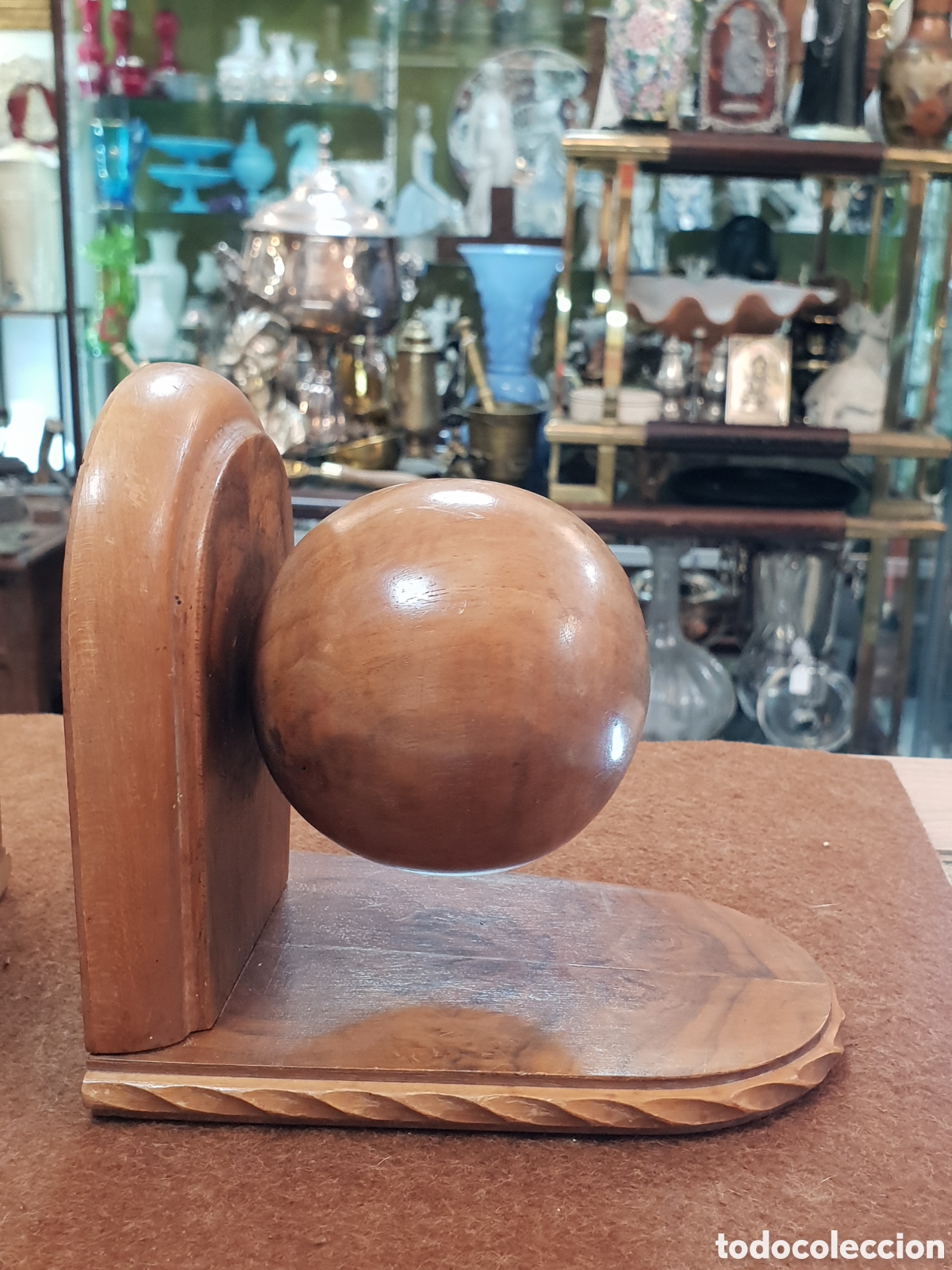 Antig&uuml;edades: SUJETA LIBROS REALIZADOS EN MADERA. - Foto 3