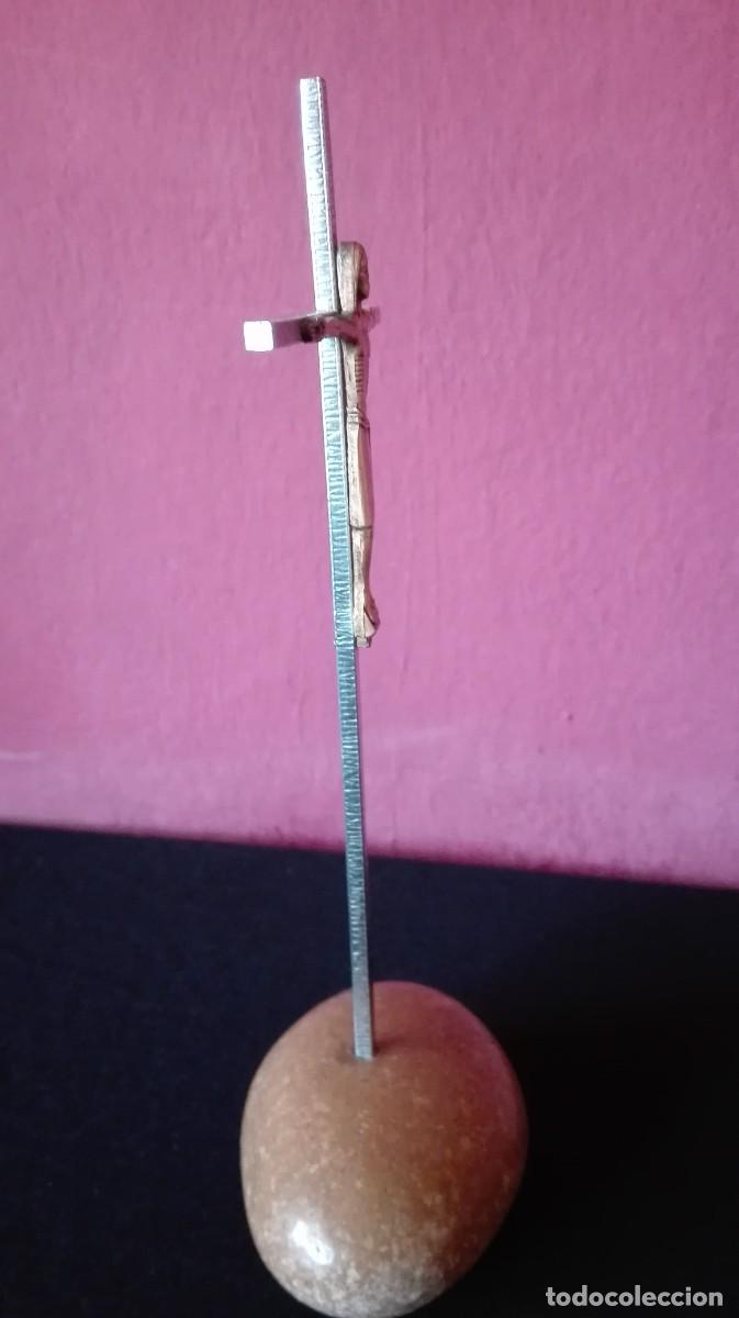 Antig&uuml;edades: CRUCIFIJO SOBRE PIEDRA - Foto 5