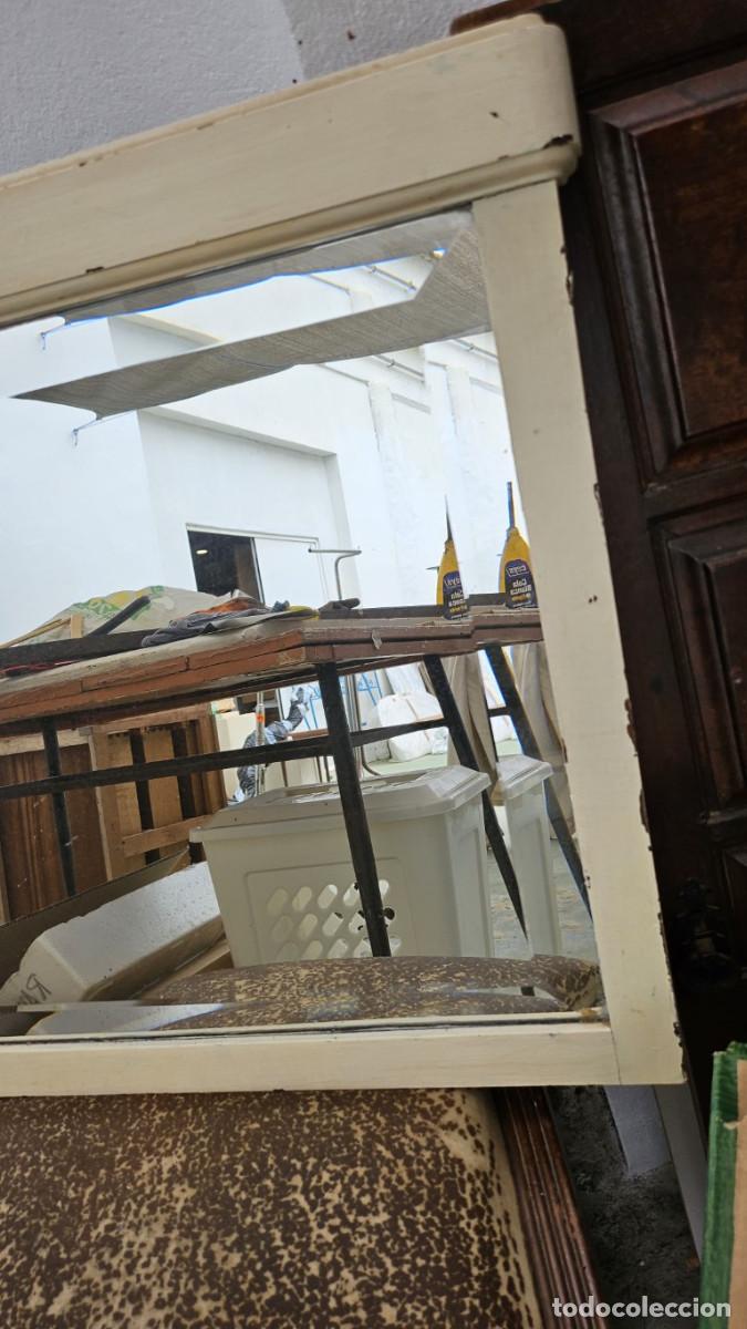 Antig&uuml;edades: espejo de madera pintado en blanco - Foto 2