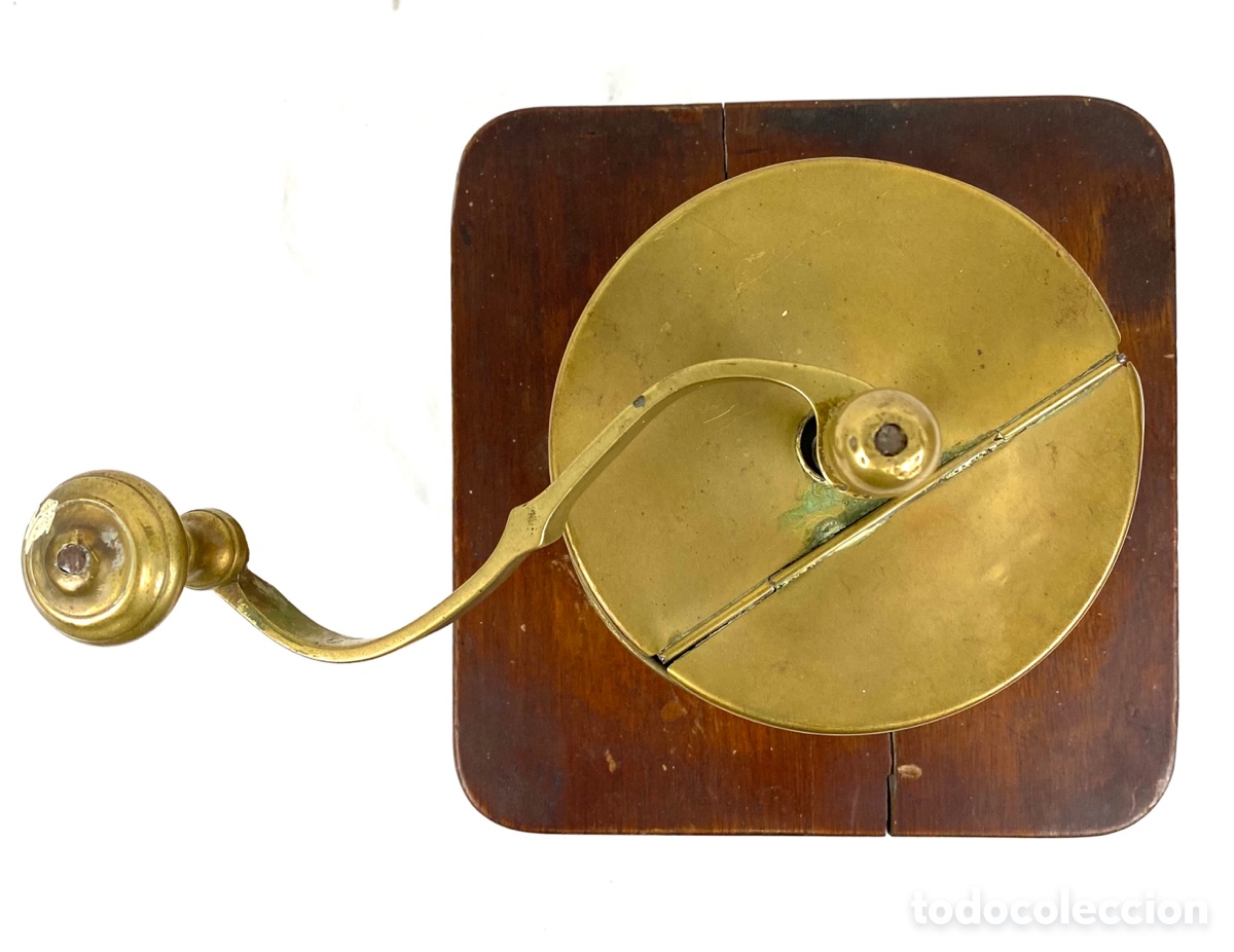 Antig&uuml;edades: GRAN MOLINILLO DE CAFE DE MADERA Y BRONCE- 33 CM - 1900-20 - Foto 8