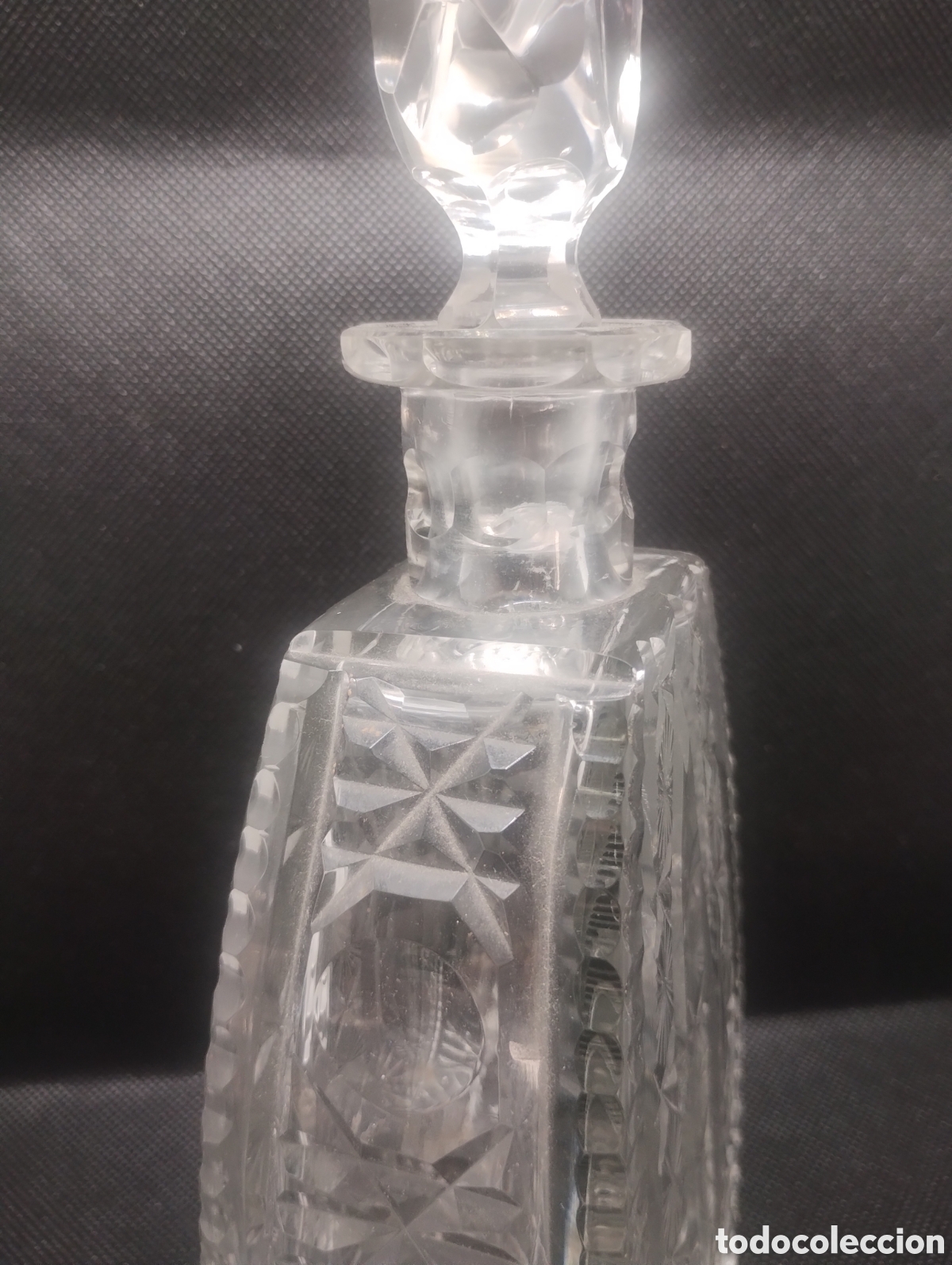 Antig&uuml;edades: Botella de licor en cristal tallado estilo Deco - Foto 4