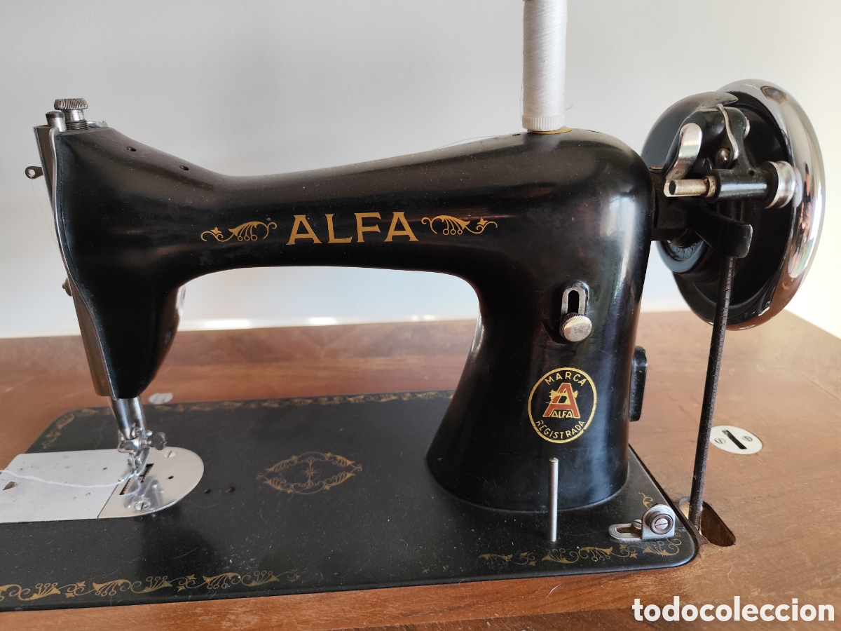 Antig&uuml;edades: M&aacute;quina de coser Alfa - Foto 2