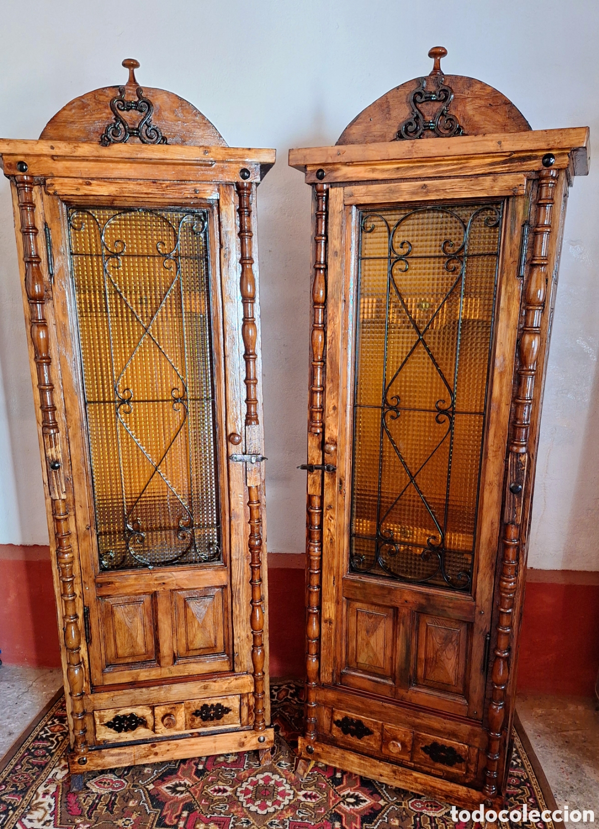 Antig&uuml;edades: Pareja de muebles de madera y forja - Foto 5