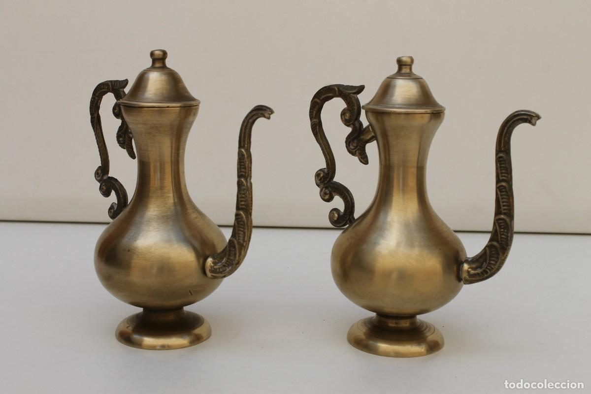 Antig&uuml;edades: PAREJA DE TETERAS DECORATIVAS DE BRONCE - Foto 5