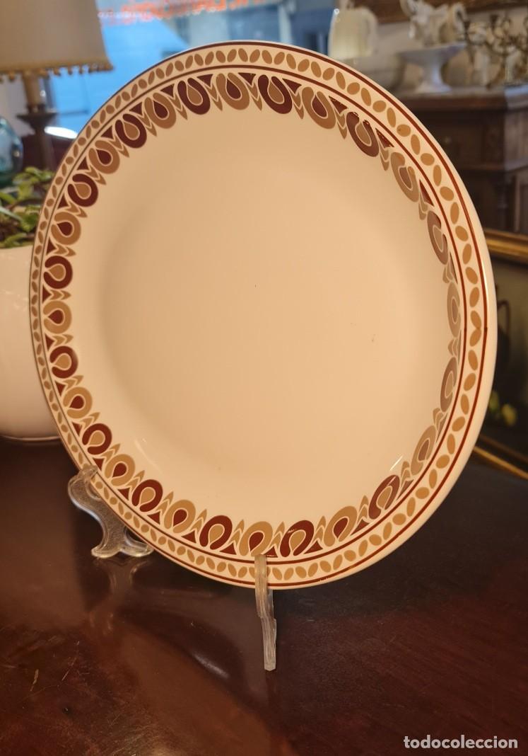 Antig&uuml;edades: Fuente Royal China en marr&oacute;n - Foto 3