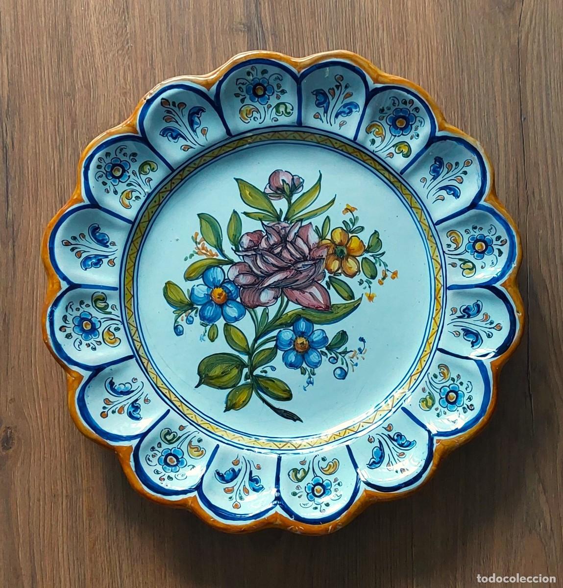Antig&uuml;edades: Plato de Talavera grande - Foto 1
