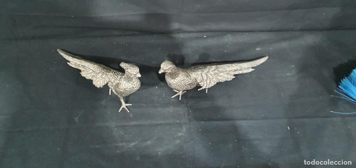 Antig&uuml;edades: -Pareja de faisanes de bronce - Foto 2