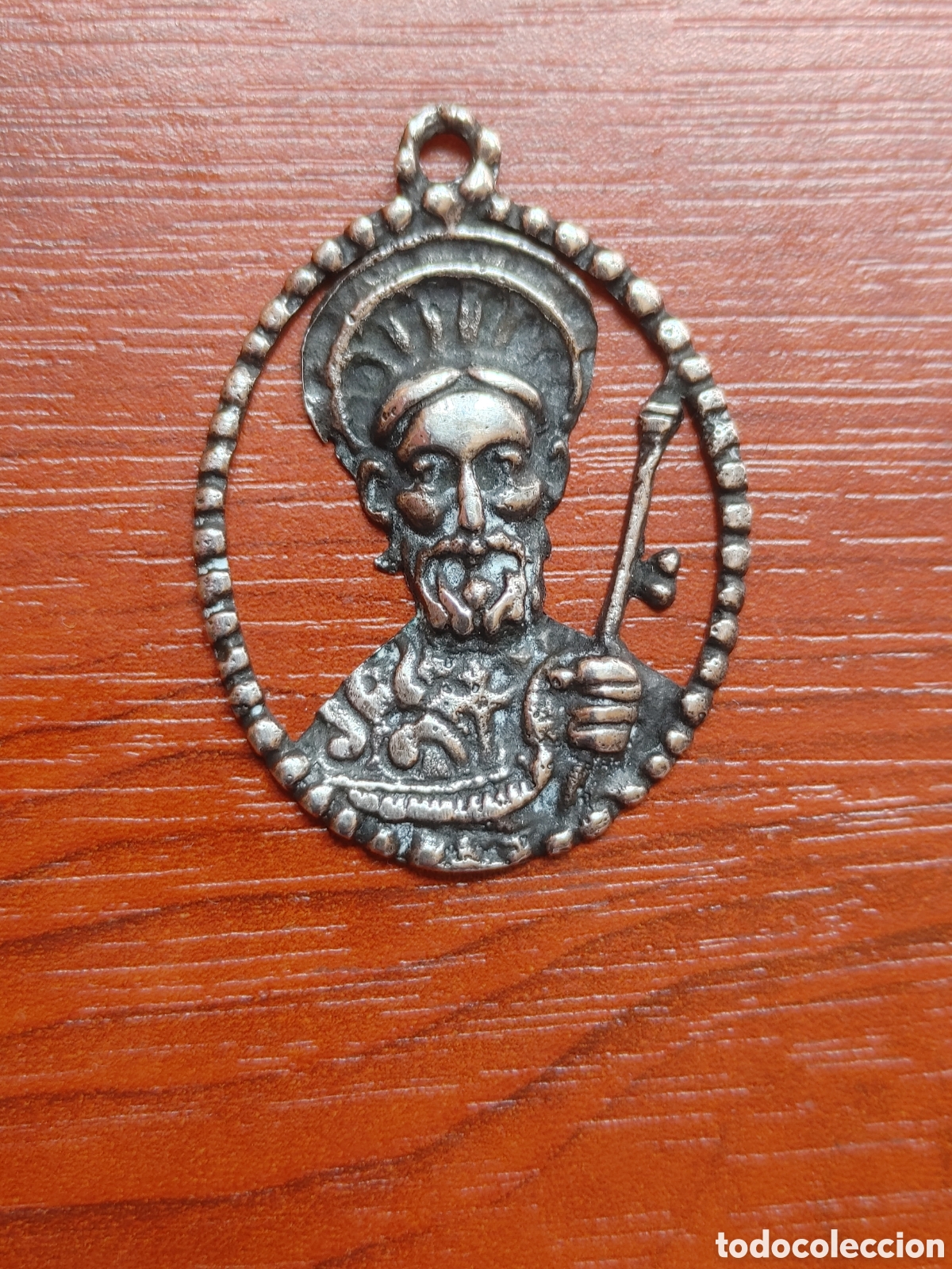 Antig&uuml;edades: Medalla de plata calada. Santiago. - Foto 1