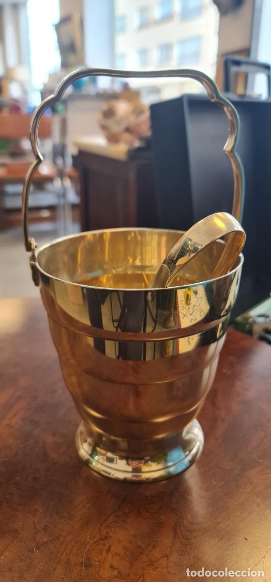 Antig&uuml;edades: Cubitera con pinzas EPNS - Foto 1