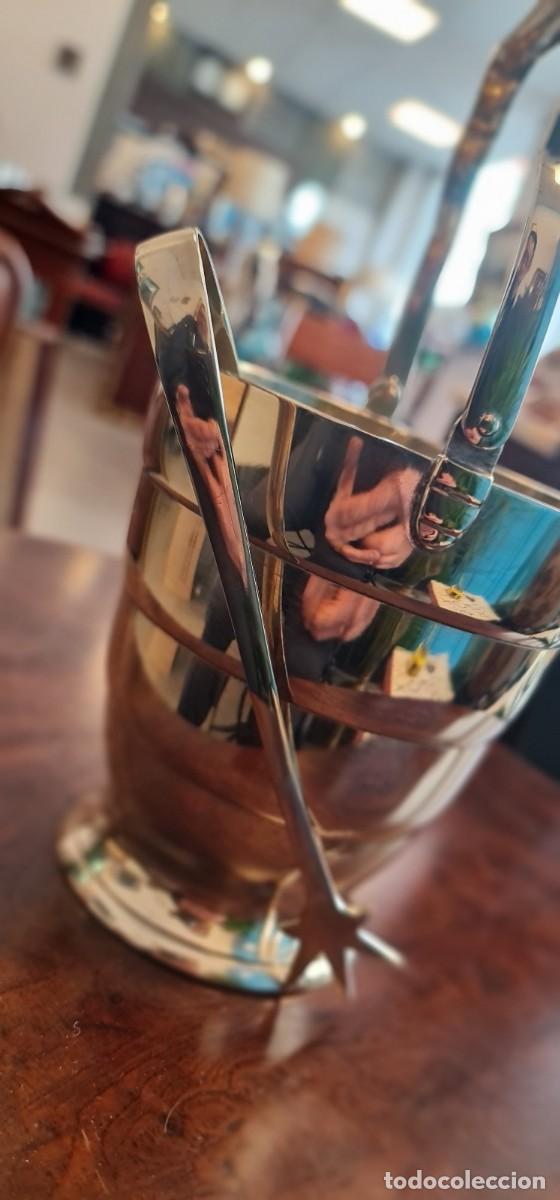 Antig&uuml;edades: Cubitera con pinzas EPNS - Foto 7