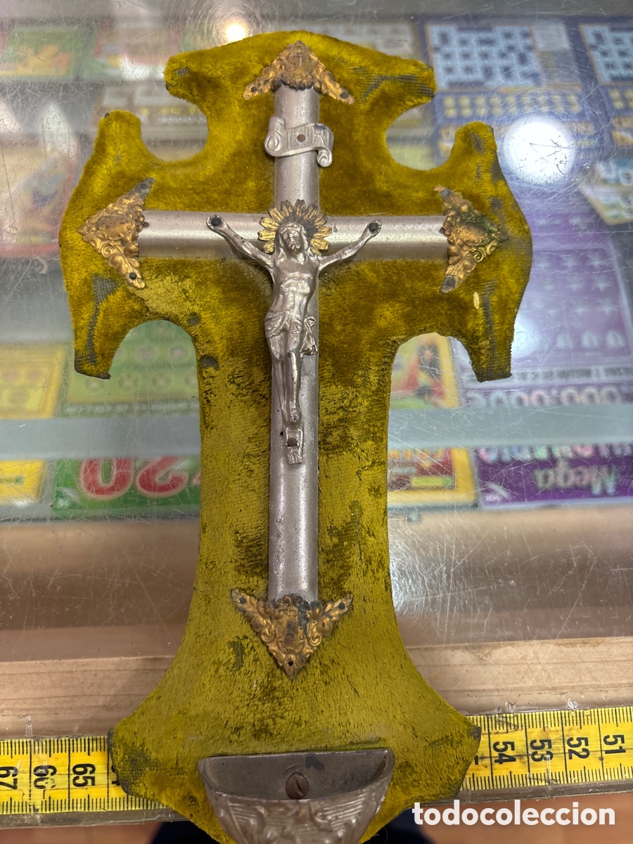 Antig&uuml;edades: Benditera de metal y madera - Foto 1