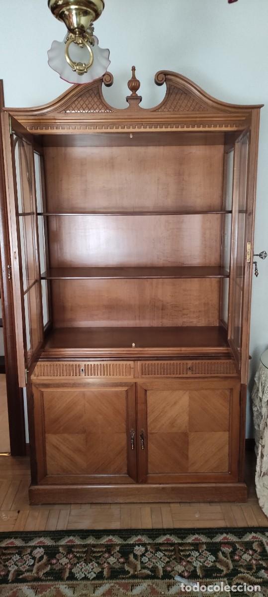 Antig&uuml;edades: Vitrina estilo ingl&eacute;s gran calidad - Foto 3