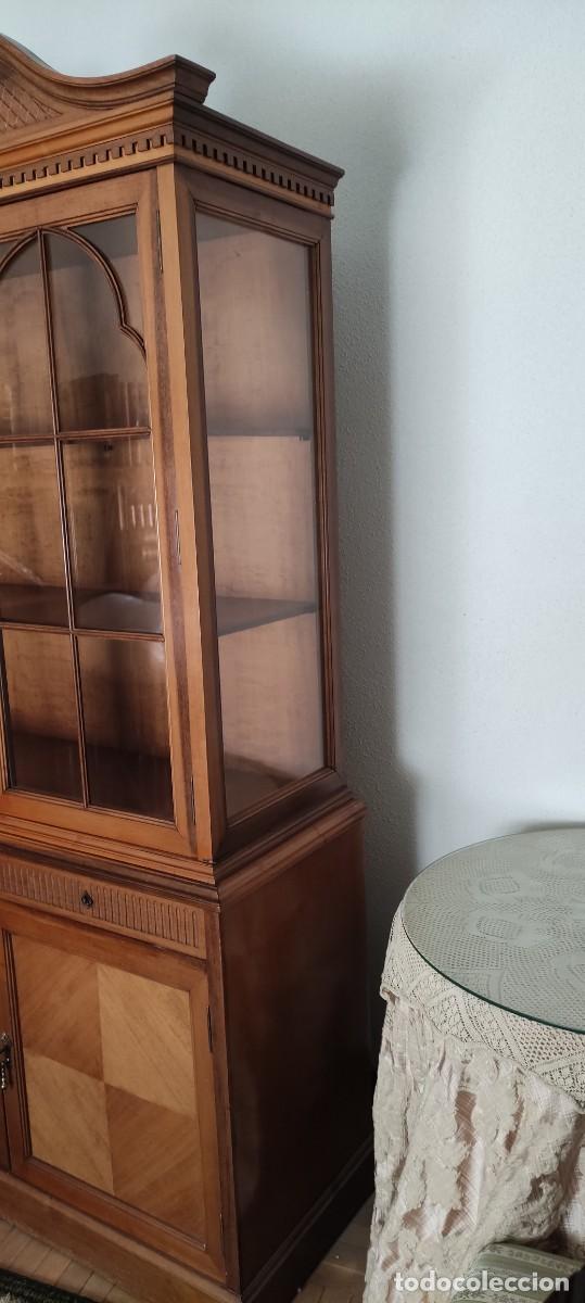 Antig&uuml;edades: Vitrina estilo ingl&eacute;s gran calidad - Foto 6