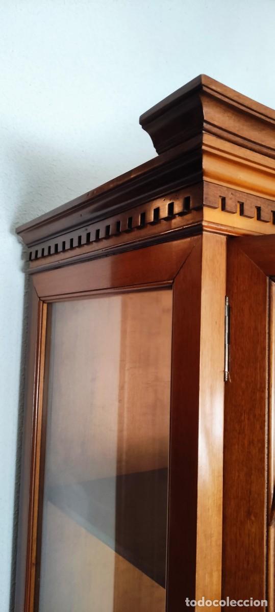 Antig&uuml;edades: Vitrina estilo ingl&eacute;s gran calidad - Foto 7
