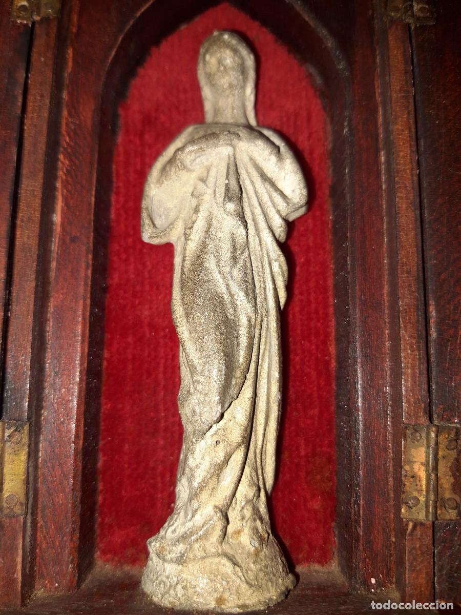 Antig&uuml;edades: CAPILLA DE MADERA CON LA VIRGEN - Foto 2