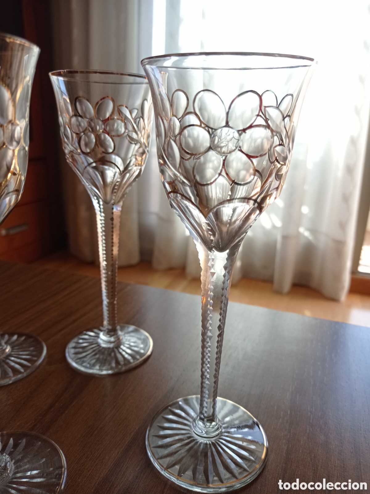 Antig&uuml;edades: Conjunto 4 copas cristal labrado y oro - Foto 1