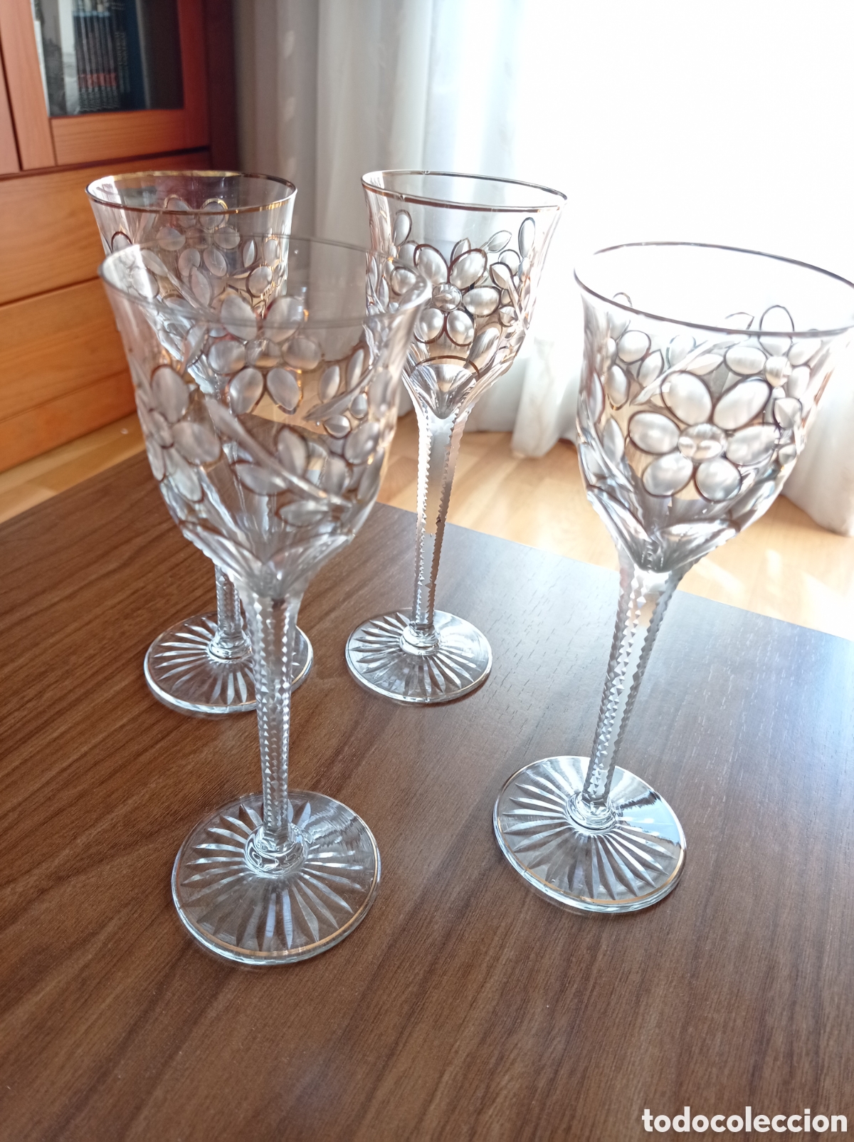 Antig&uuml;edades: Conjunto 4 copas cristal labrado y oro - Foto 2