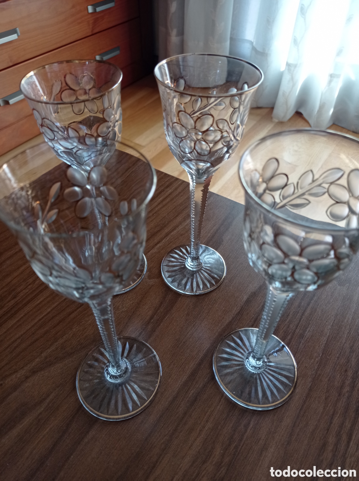 Antig&uuml;edades: Conjunto 4 copas cristal labrado y oro - Foto 6