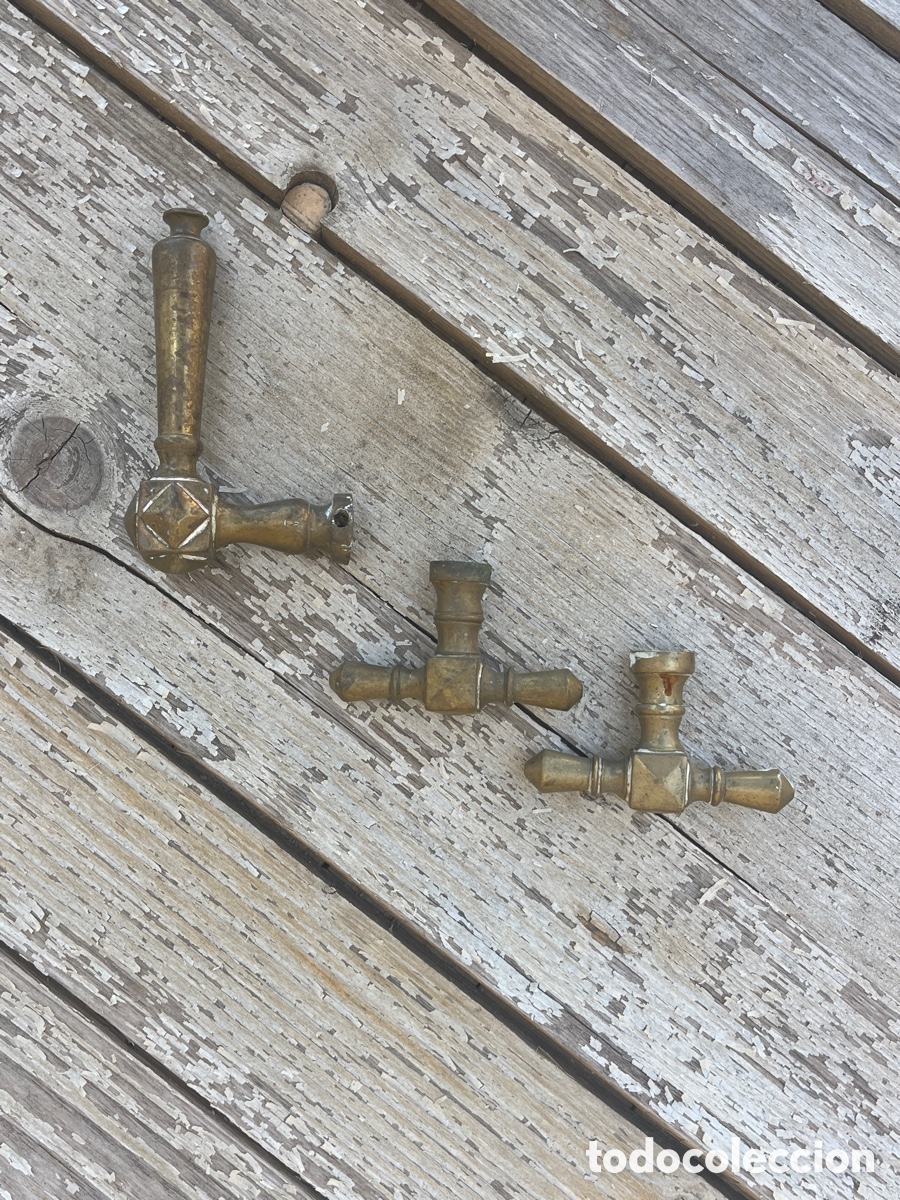Antig&uuml;edades: Juego de pomos antiguos de bronce. - Foto 2