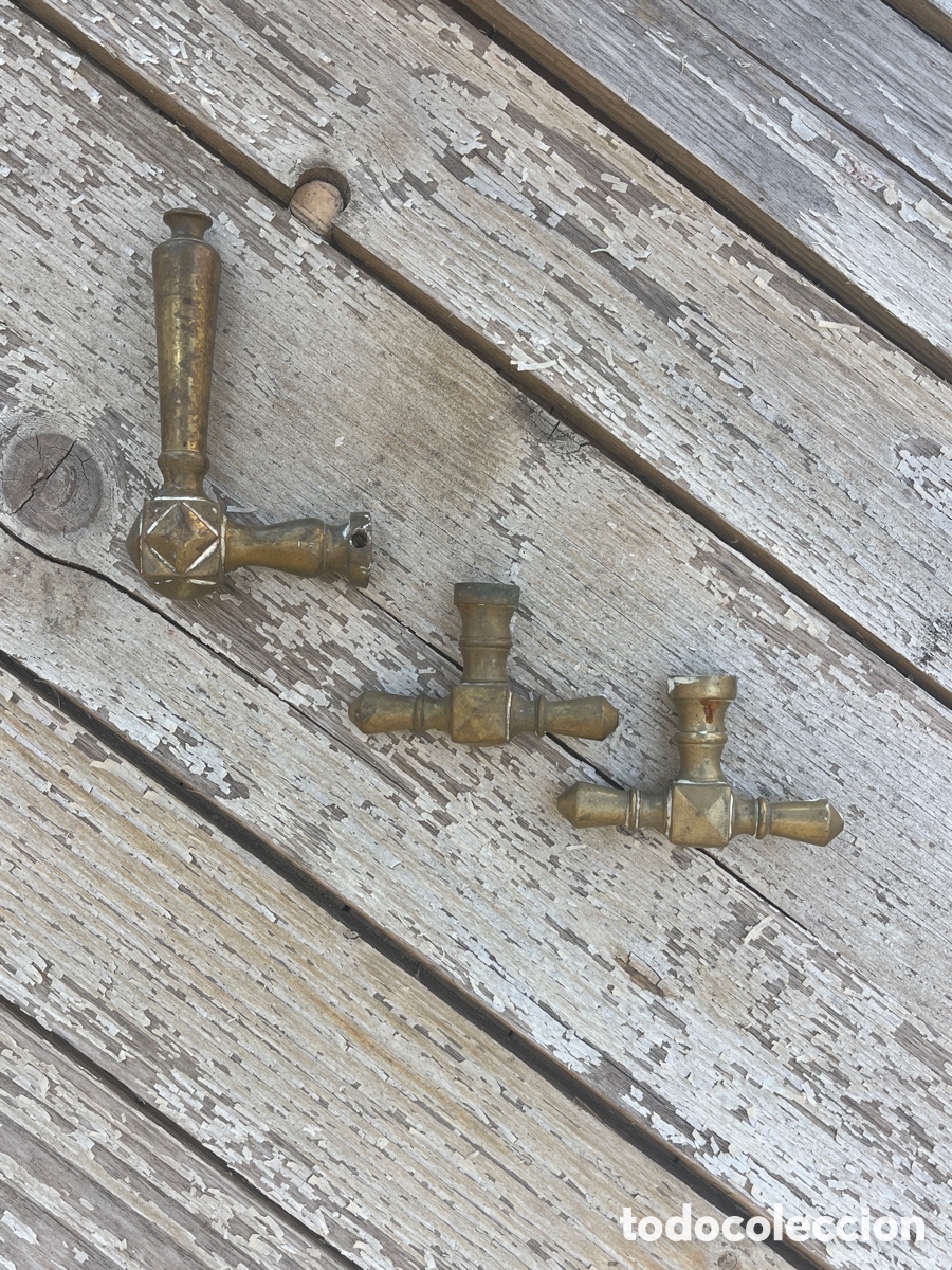 Antig&uuml;edades: Juego de pomos antiguos de bronce. - Foto 3