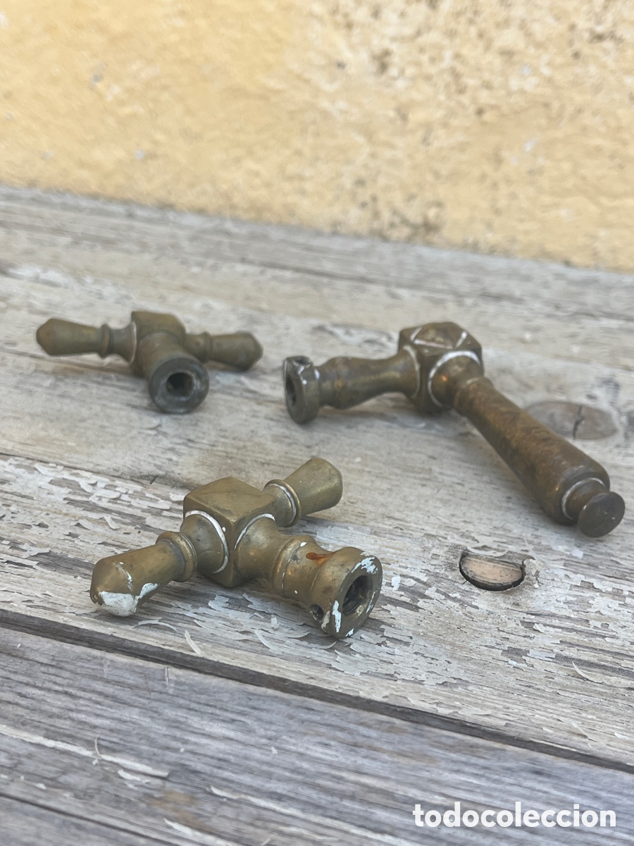 Antig&uuml;edades: Juego de pomos antiguos de bronce. - Foto 5