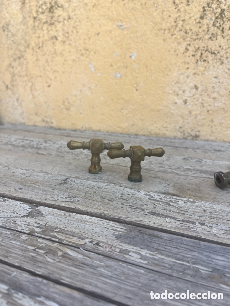 Antig&uuml;edades: Juego de pomos antiguos de bronce. - Foto 9