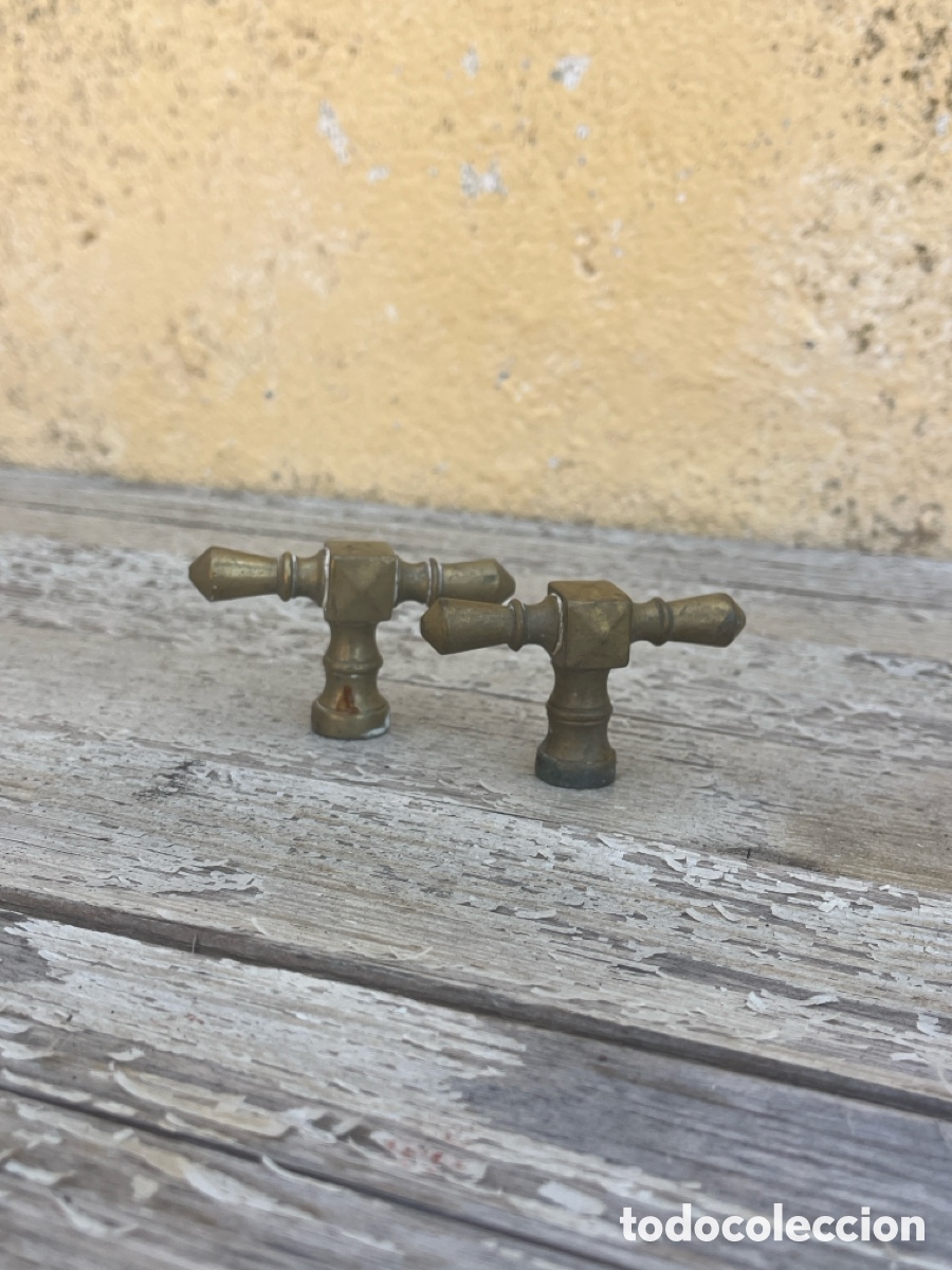 Antig&uuml;edades: Juego de pomos antiguos de bronce. - Foto 10