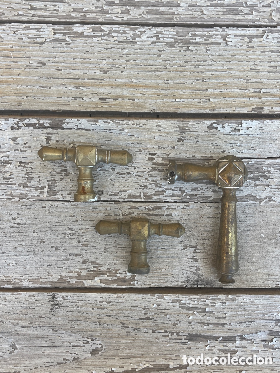 Antig&uuml;edades: Juego de pomos antiguos de bronce. - Foto 12
