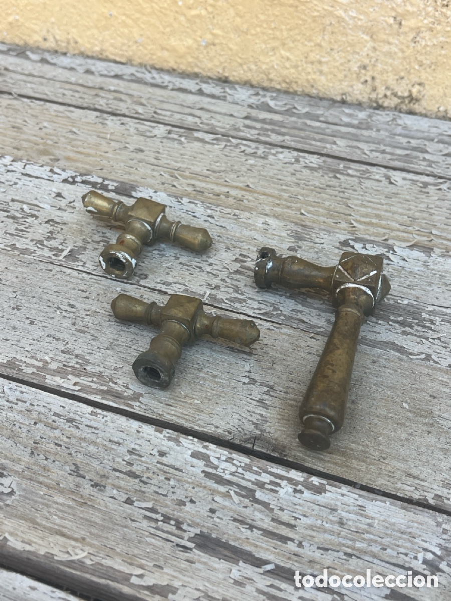 Antig&uuml;edades: Juego de pomos antiguos de bronce. - Foto 14