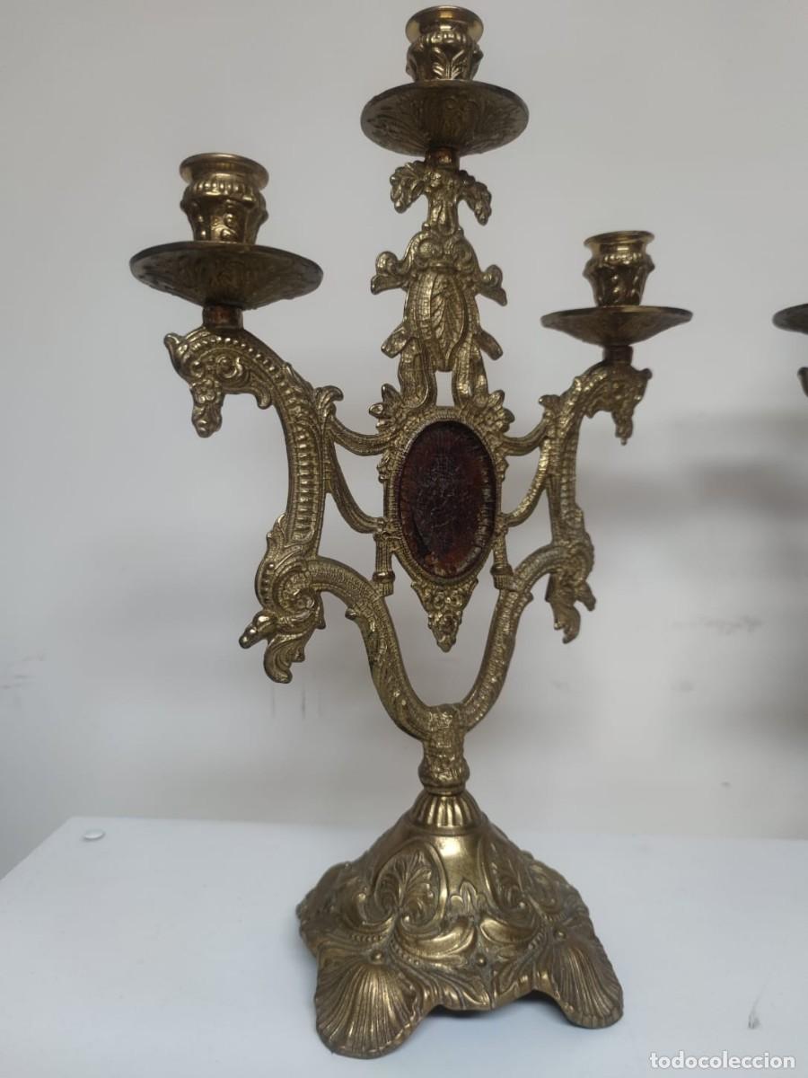 Antig&uuml;edades: PAREJA DE CANDELABROS 3 LUCES BRONCE - Foto 3