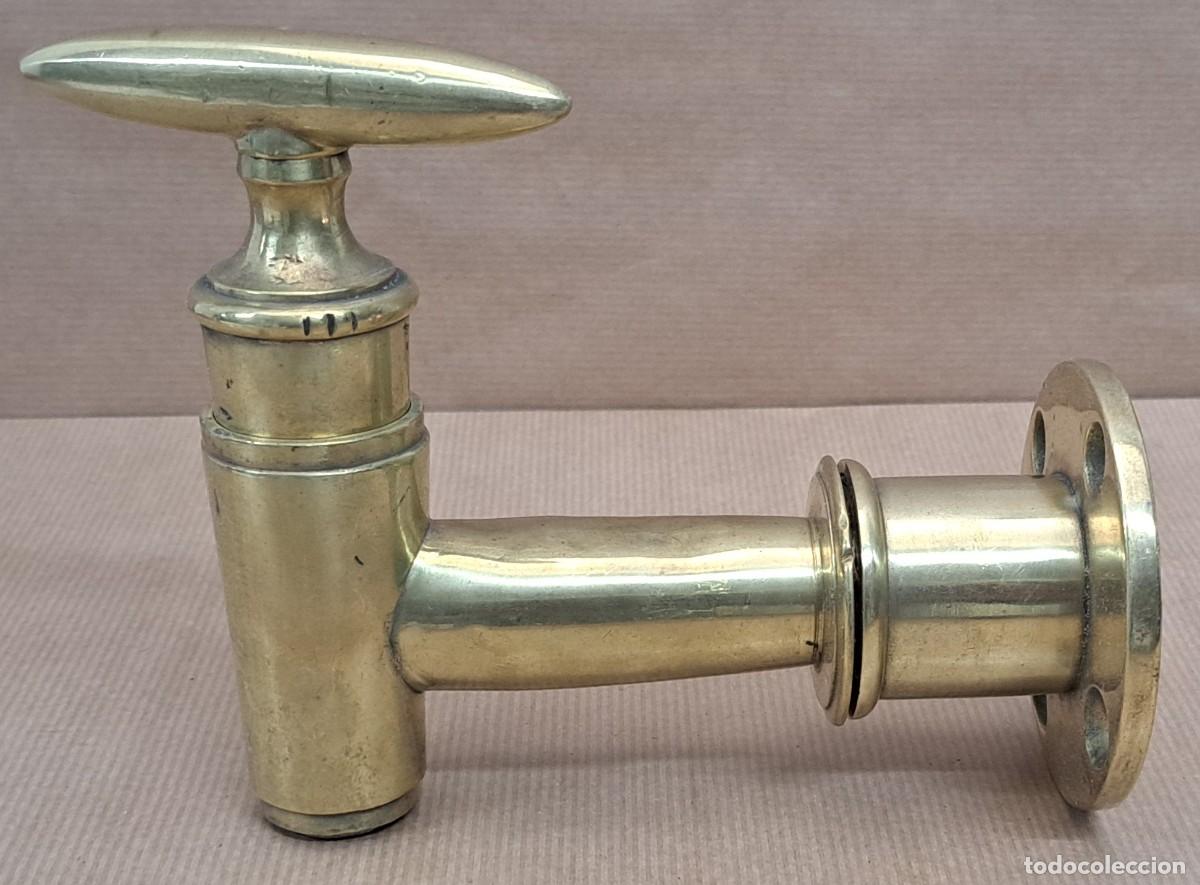 Antig&uuml;edades: Gran grifo de bronce, siglo XIX - Foto 1