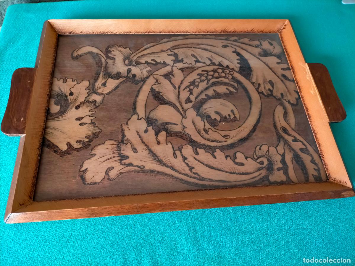 Antig&uuml;edades: Bandeja antigua rectangular de madera tallada forma hojas - Foto 2