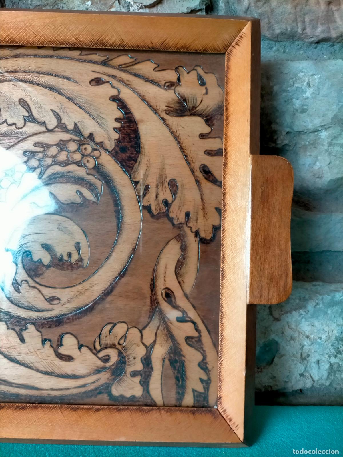 Antig&uuml;edades: Bandeja antigua rectangular de madera tallada forma hojas - Foto 3