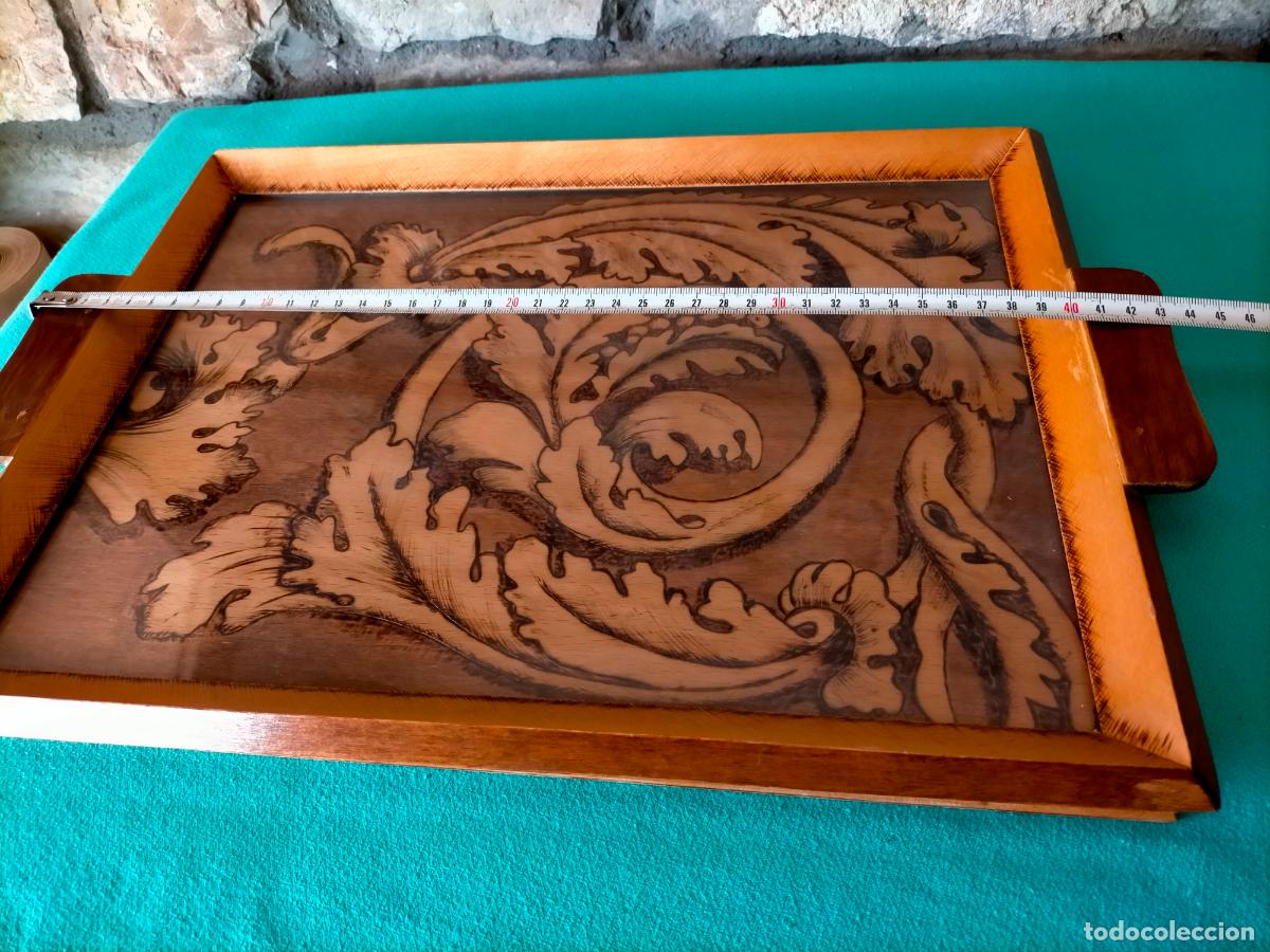 Antig&uuml;edades: Bandeja antigua rectangular de madera tallada forma hojas - Foto 9