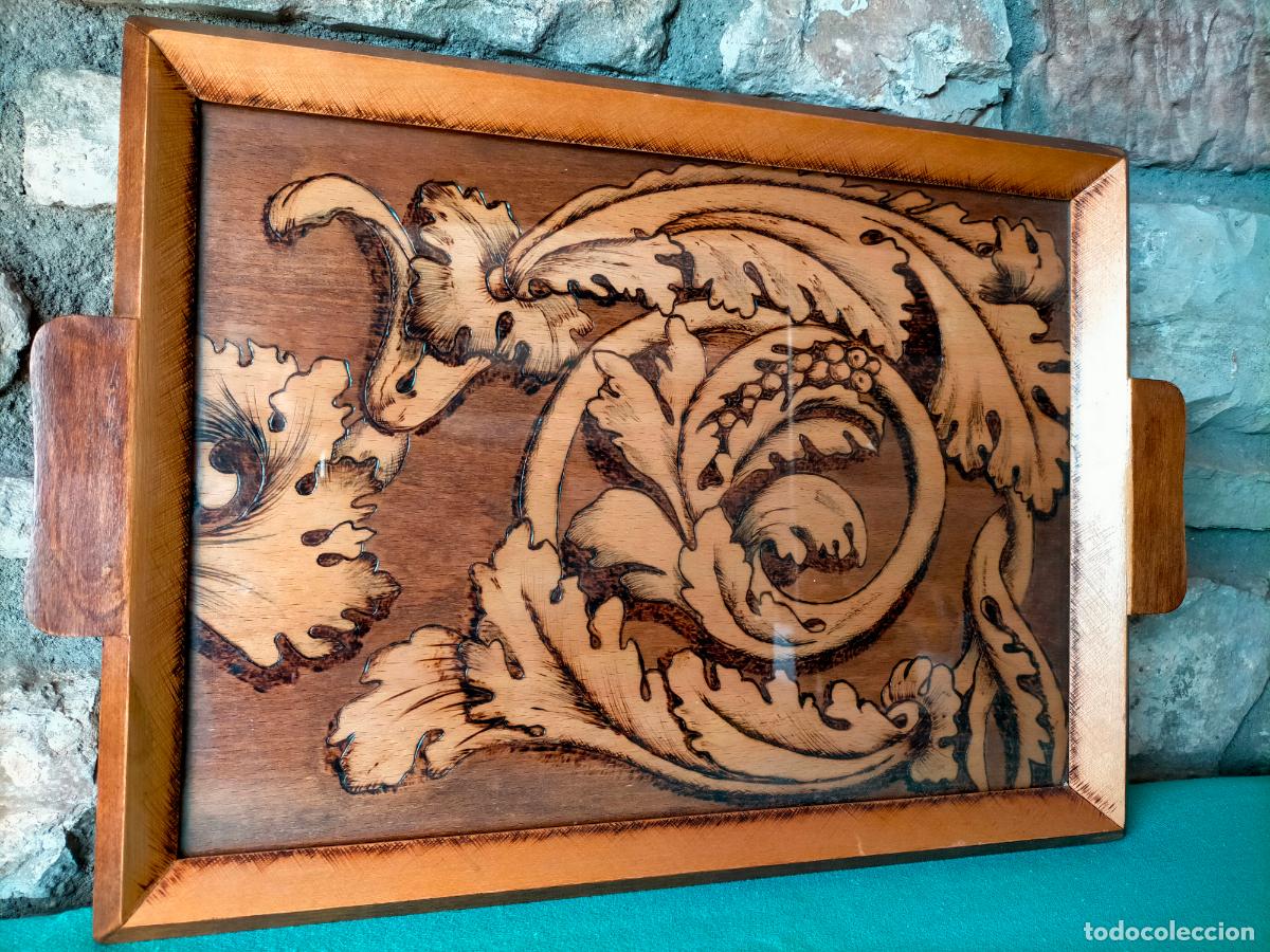 Antig&uuml;edades: Bandeja antigua rectangular de madera tallada forma hojas - Foto 1