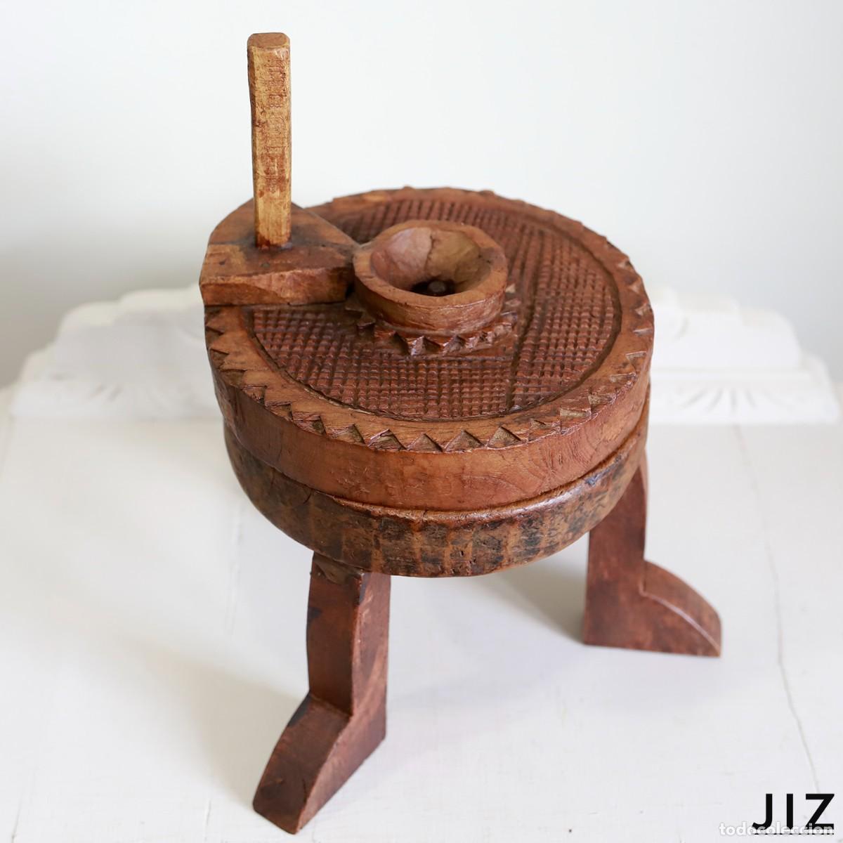 Antig&uuml;edades: Molinillo antiguo de madera origen Indonesia - Foto 1