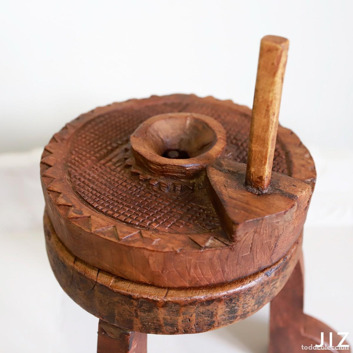 Antig&uuml;edades: Molinillo antiguo de madera origen Indonesia - Foto 2