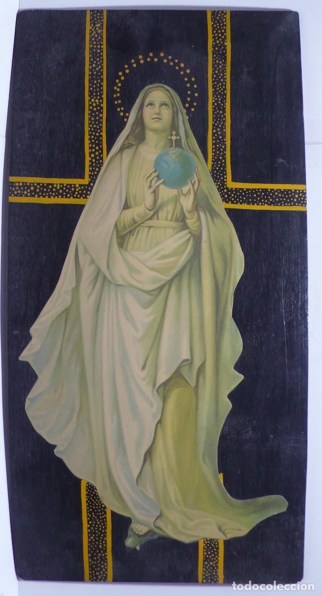 Antig&uuml;edades: TABLA CON VIRGEN PEGADA DE PAPEL - Foto 1