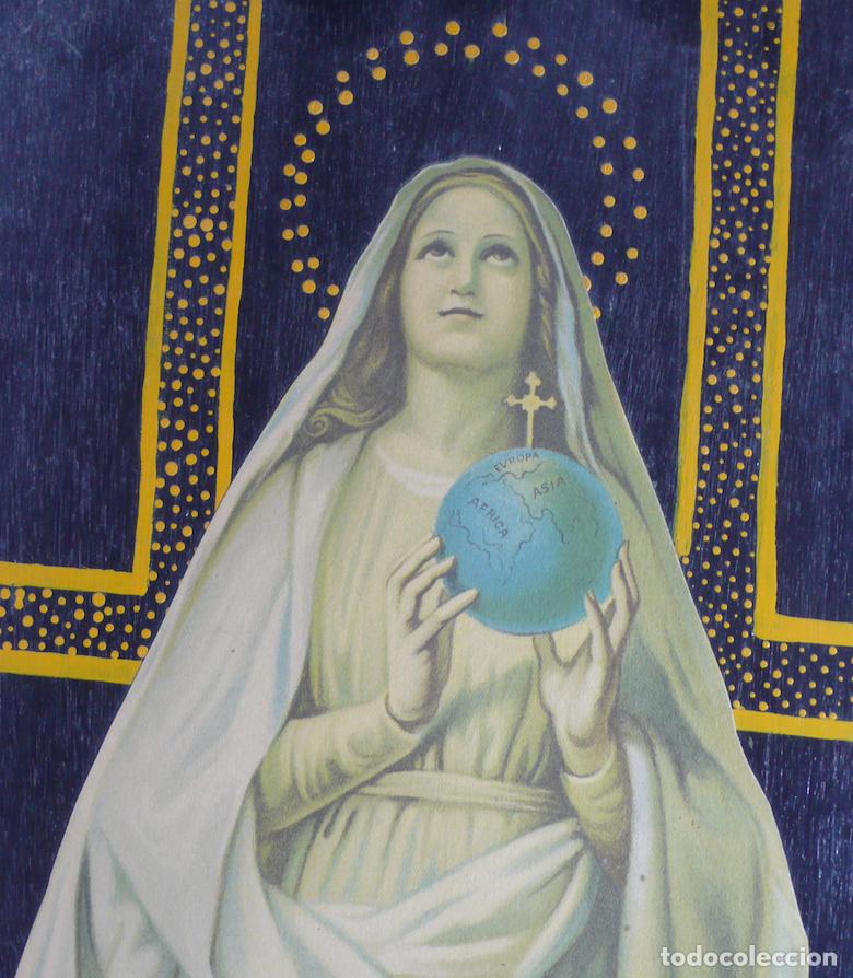 Antig&uuml;edades: TABLA CON VIRGEN PEGADA DE PAPEL - Foto 2