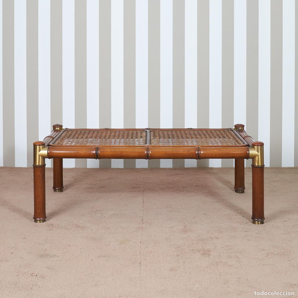 Antig&uuml;edades: Mesa de madera, lat&oacute;n y tapa de rat&aacute;n - Foto 2