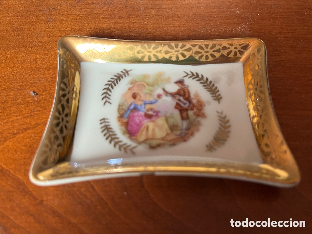 Antig&uuml;edades: Platito de porcelana Limoges de forma rectangular y decoraci&oacute;n en oro. - Foto 3