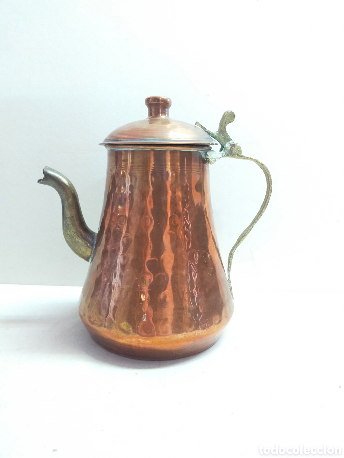 Antig&uuml;edades: CAFETERA DE COBRE Y LATON. 20 CM. - Foto 6