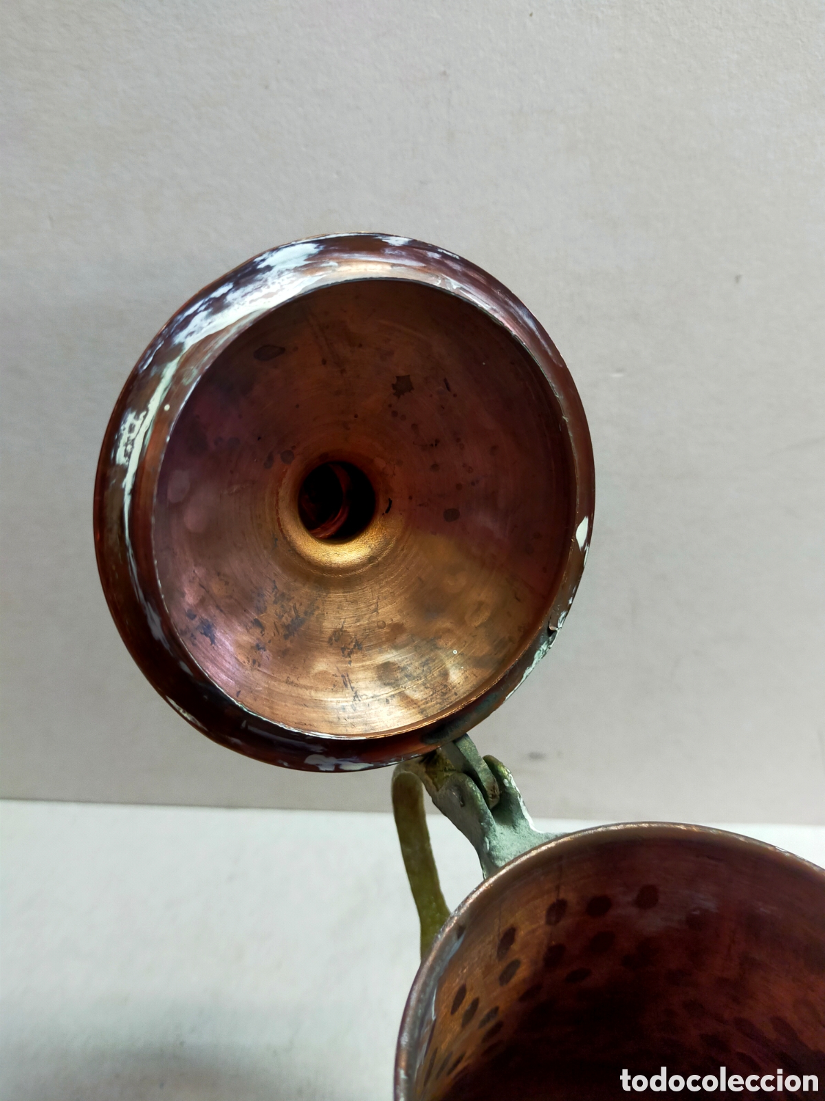 Antig&uuml;edades: CAFETERA DE COBRE Y LATON. 20 CM. - Foto 9