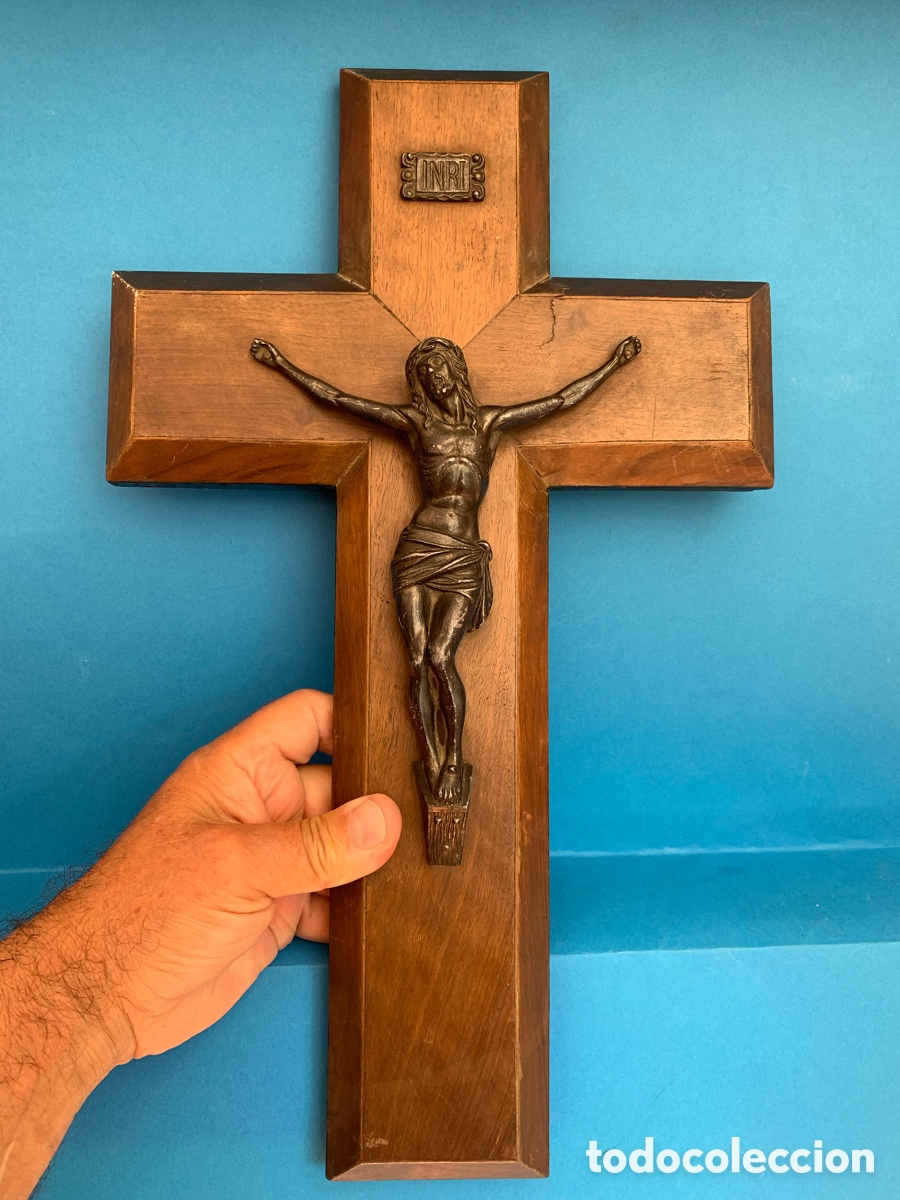 Antig&uuml;edades: Crucifijo antiguo de madera y bronce - Foto 4