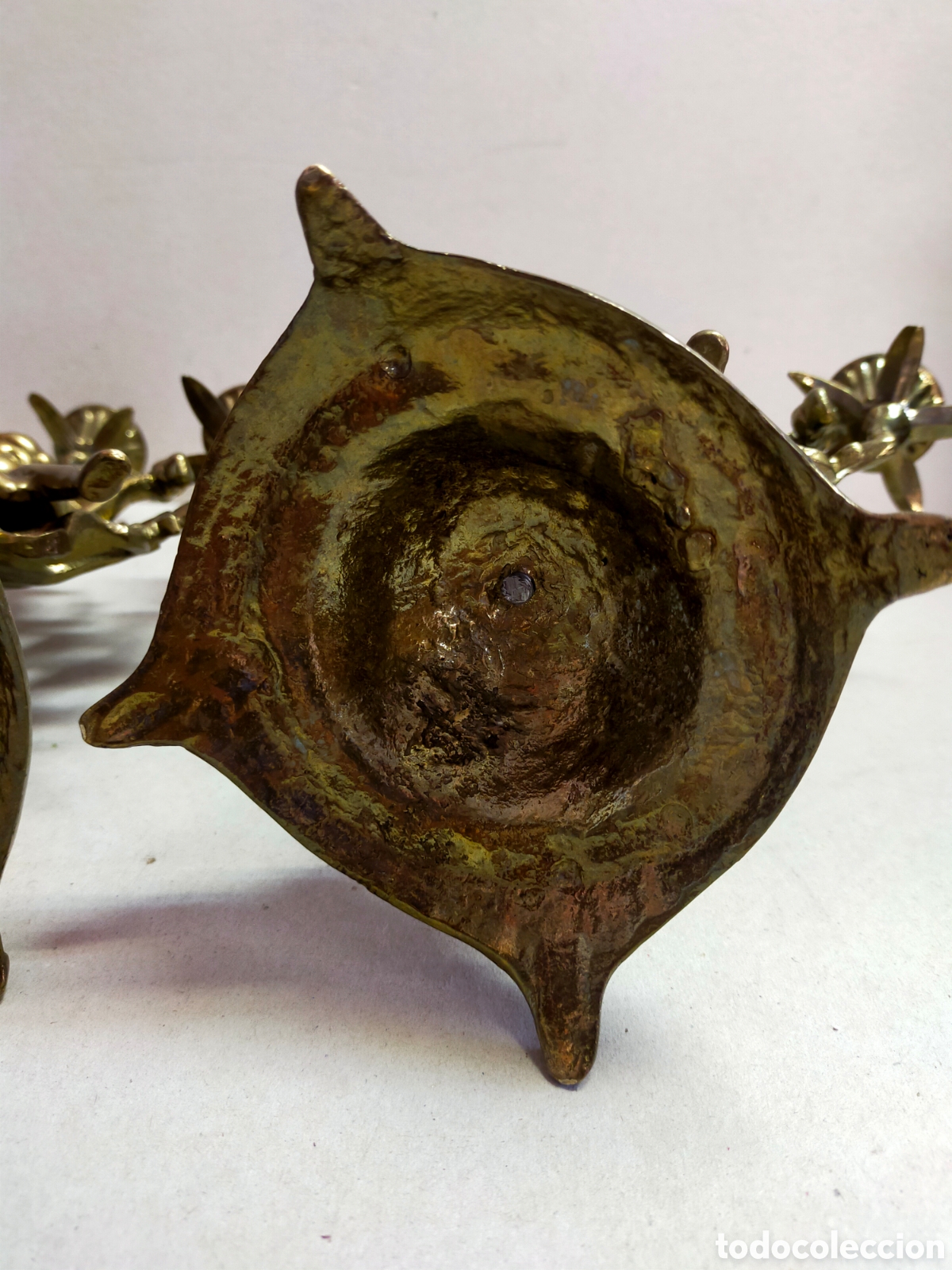 Antig&uuml;edades: PAREJA DE CANDELABROS EN BRONCE. 3 LUCES. - Foto 15