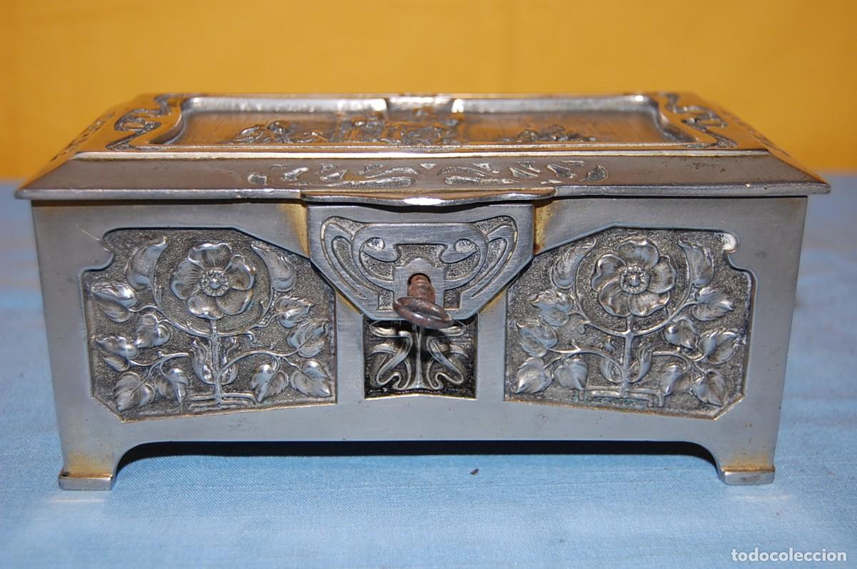 Antig&uuml;edades: CAJA DE BRONCE MODERNISTA - Foto 1