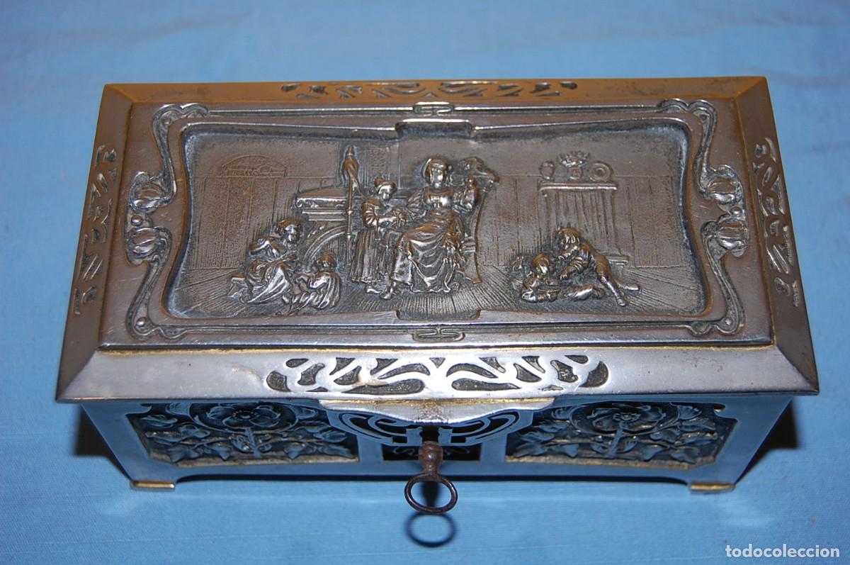 Antig&uuml;edades: CAJA DE BRONCE MODERNISTA - Foto 2